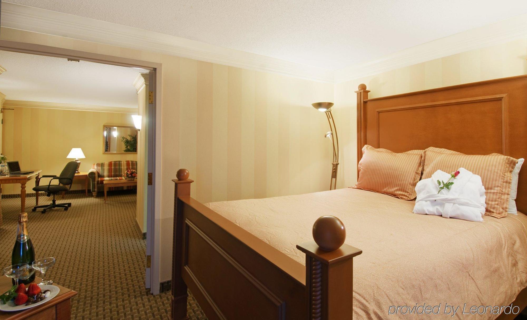 East By Ihg 4*