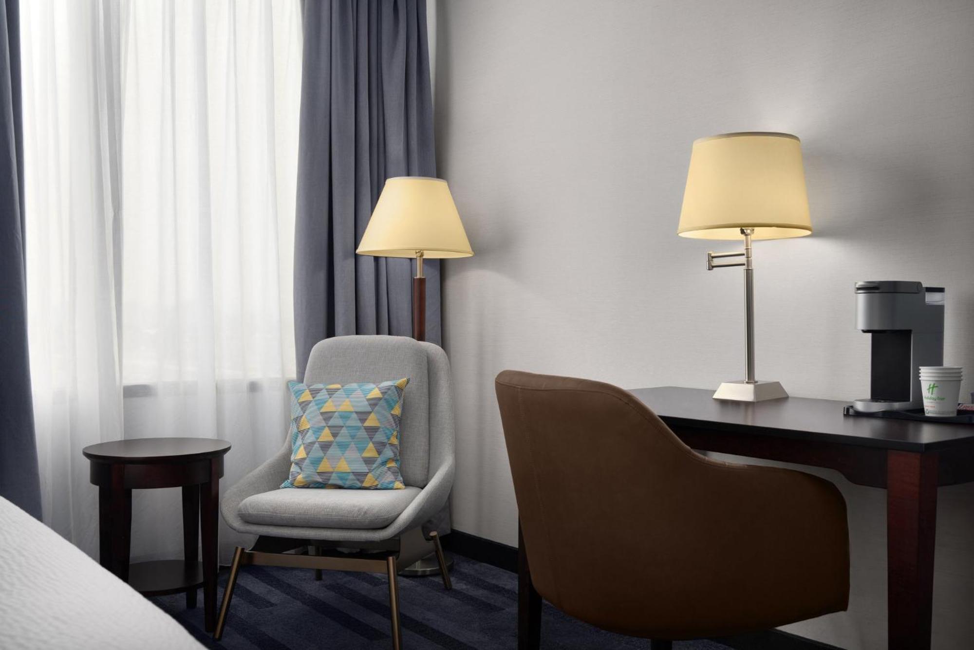 East By Ihg 4*