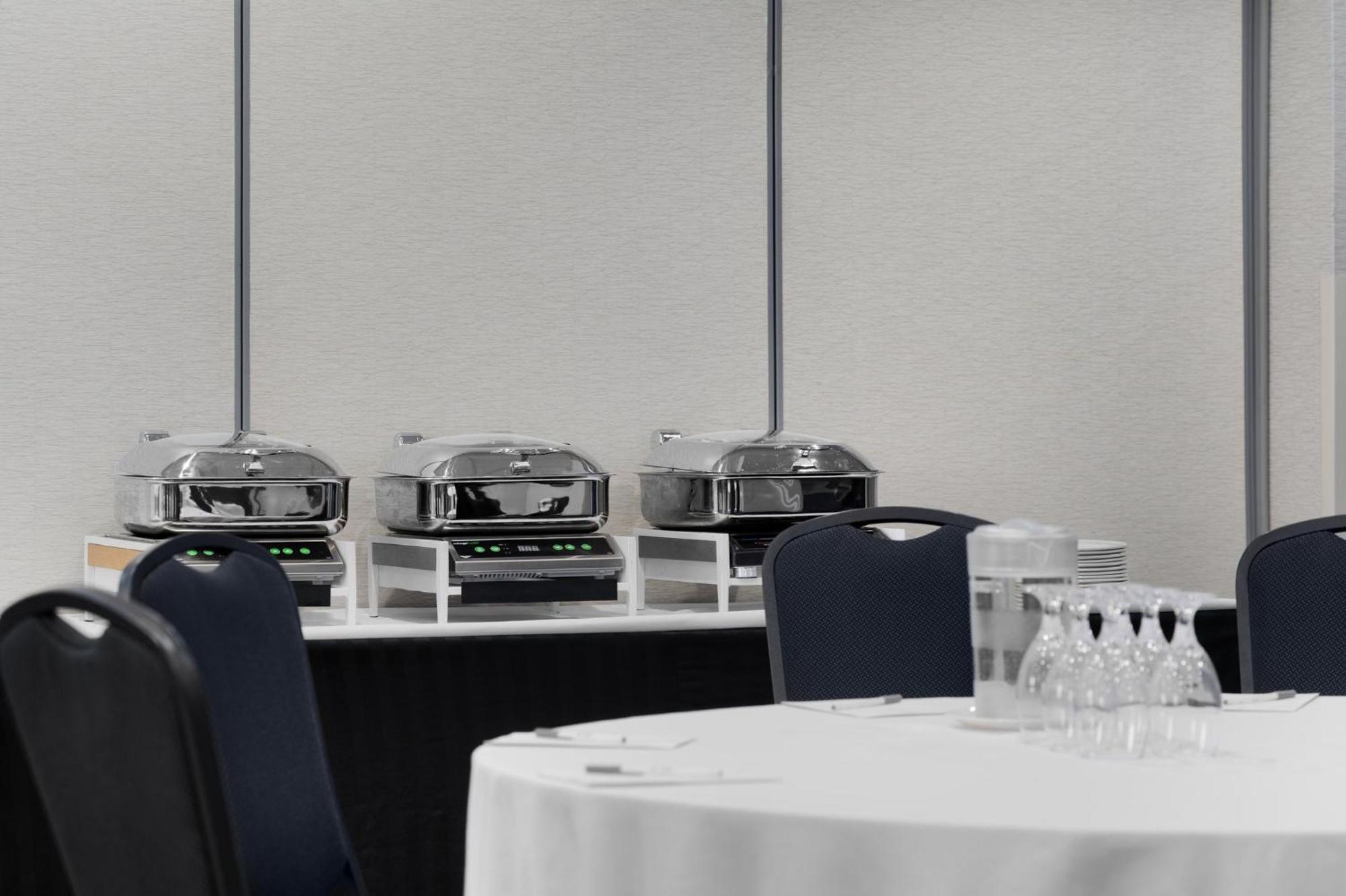 East By Ihg Ottawa